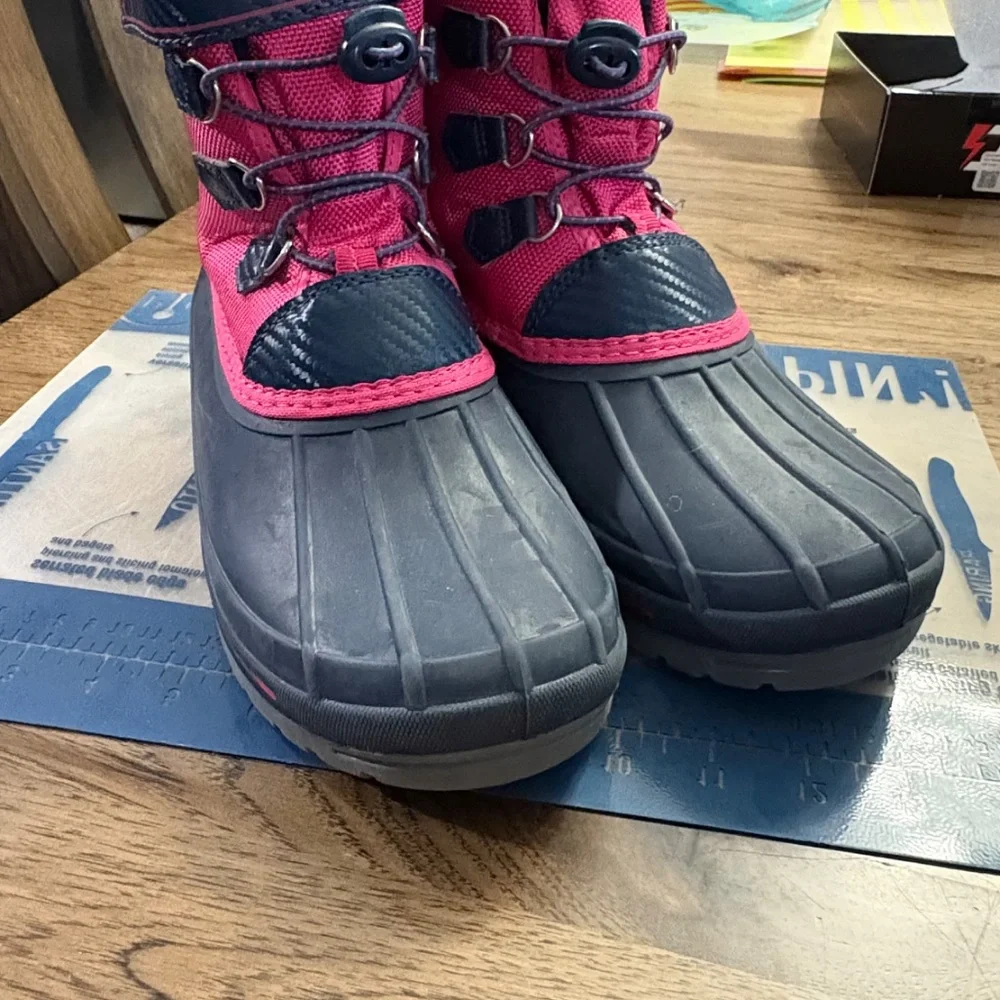 Size 5 Thinsulate Snow Boots